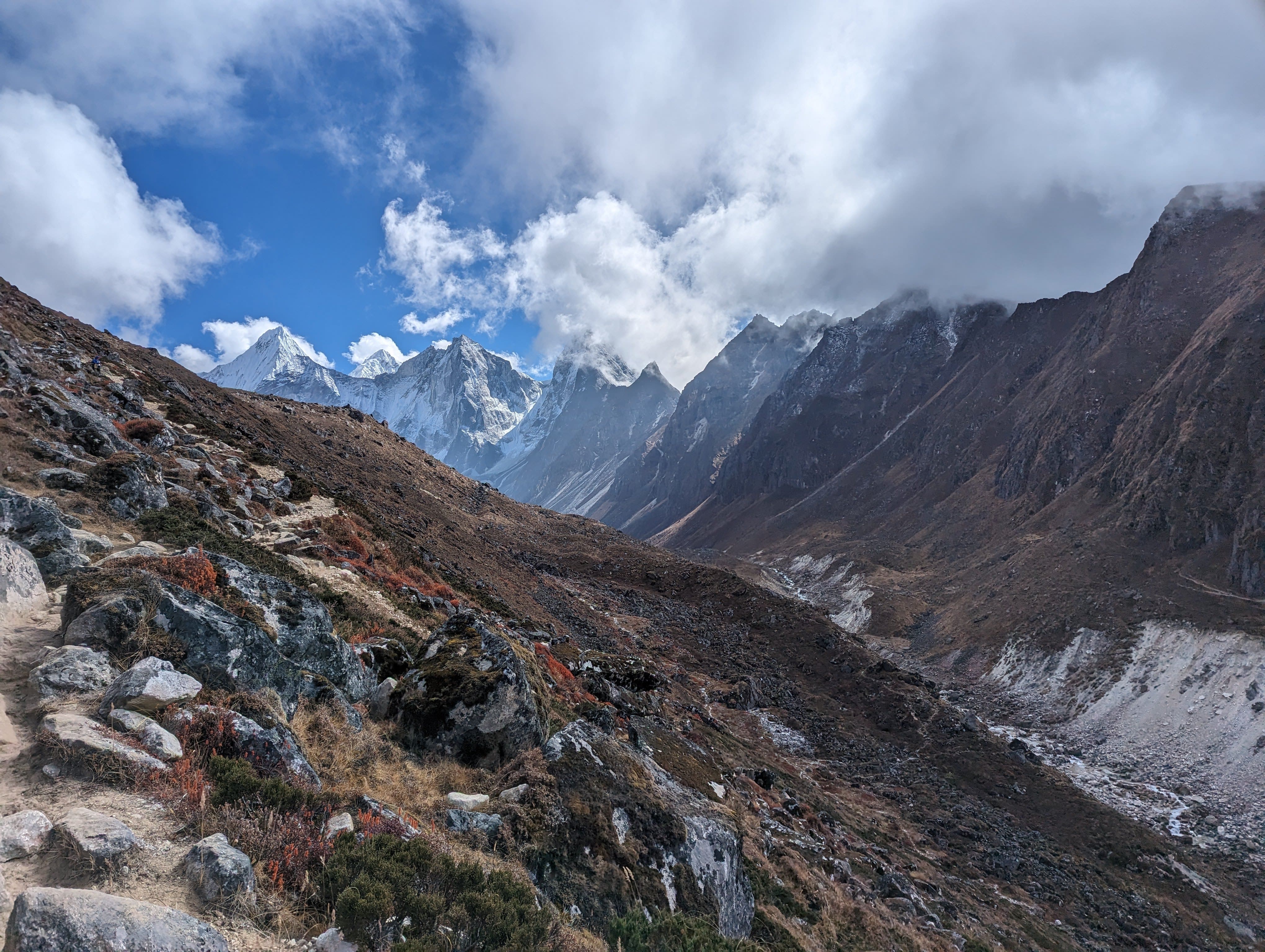 The valley on the side of the path to Ama Dablam Base Camp